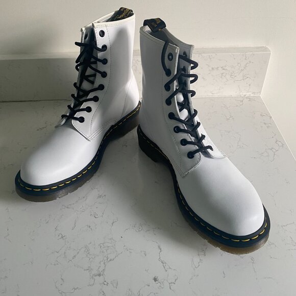 NWT Doc Martens 1460 Women's Softy T Leather Lace-up Combat Boots White Size 11 - Picture 5 of 14